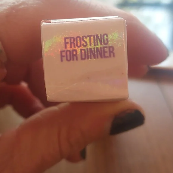 Jeffree Star Supreme Gloss Frosting for Dinner - Picture 4 of 4